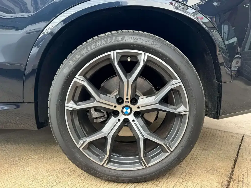 BMW X5 — фото 8