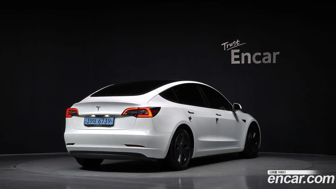Tesla Model 3 — фото 2