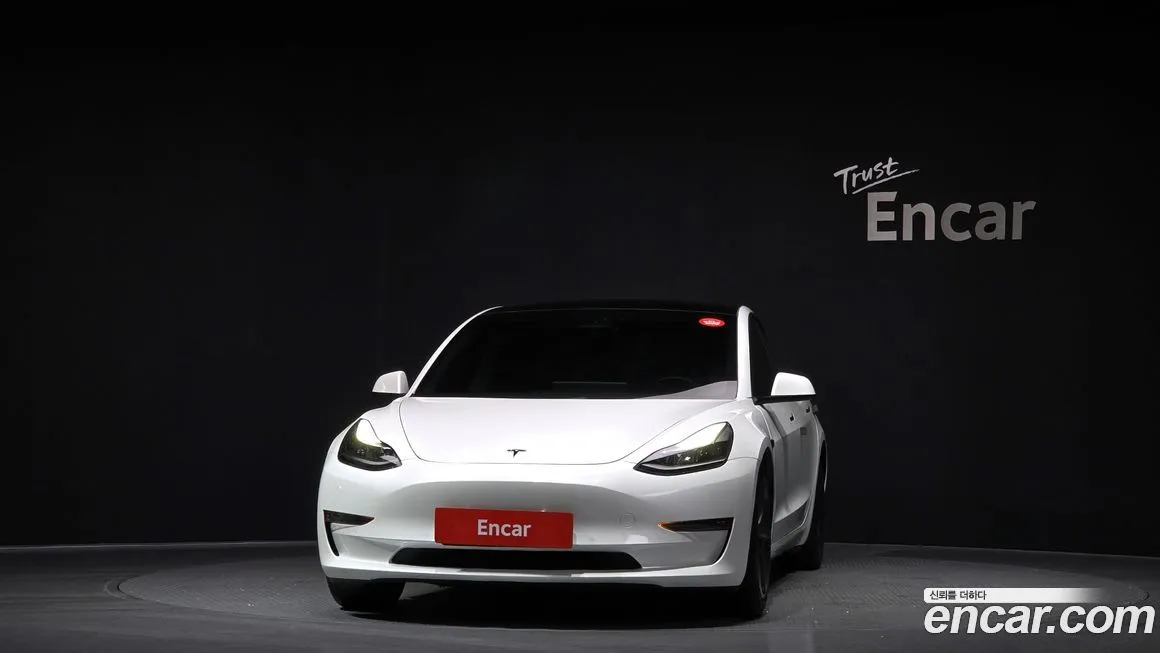 Tesla Model 3 — фото 3