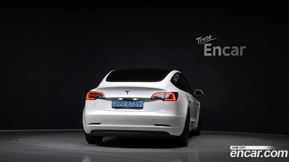 Tesla Model 3 — фото 4