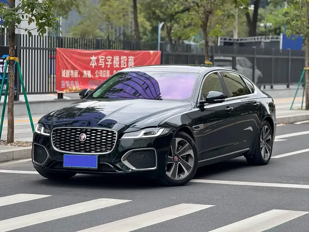 Jaguar XFL — фото 1
