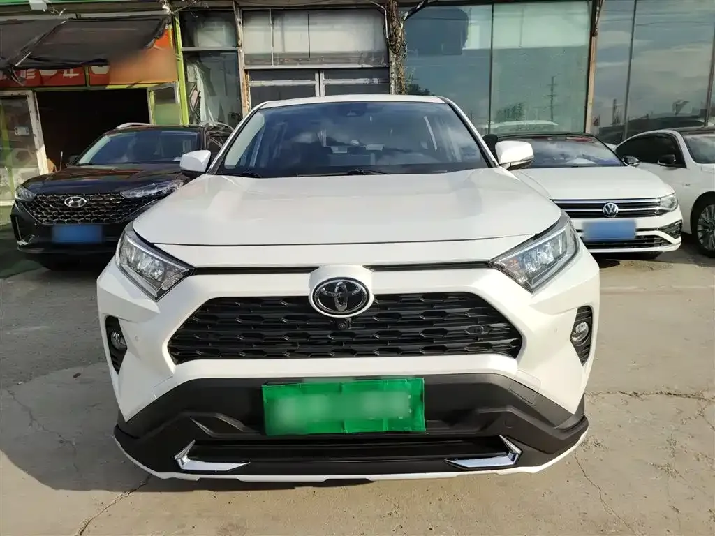 Toyota RAV4 — фото 3
