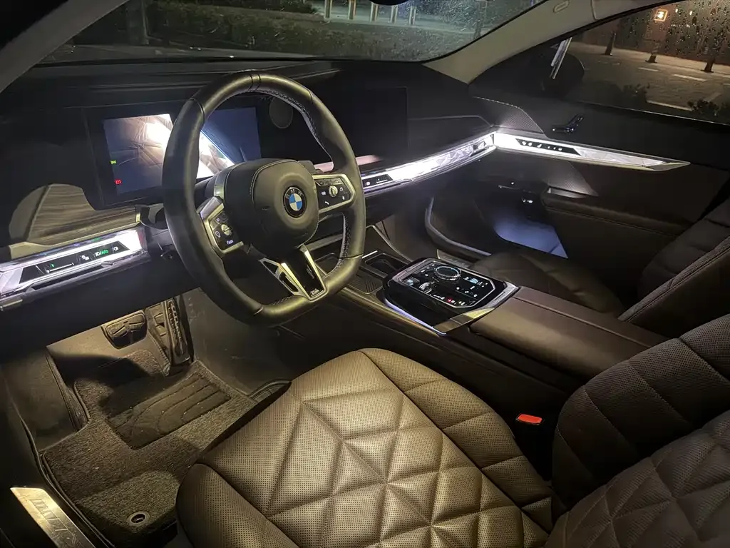 BMW 7 Series — фото 3