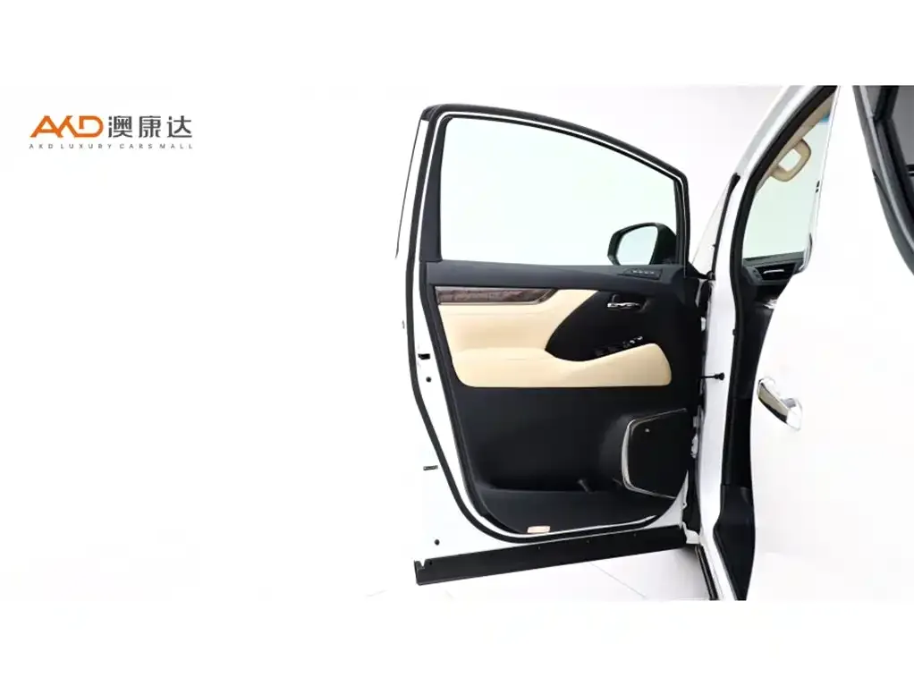Toyota Alphard — фото 10