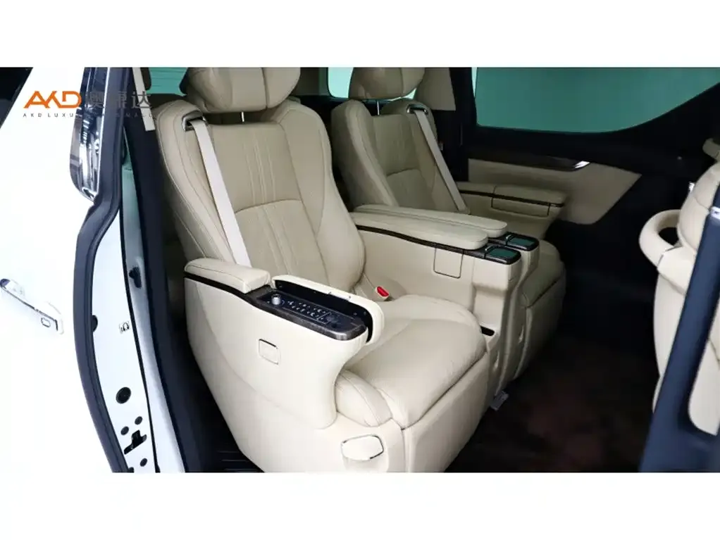 Toyota Alphard — фото 8