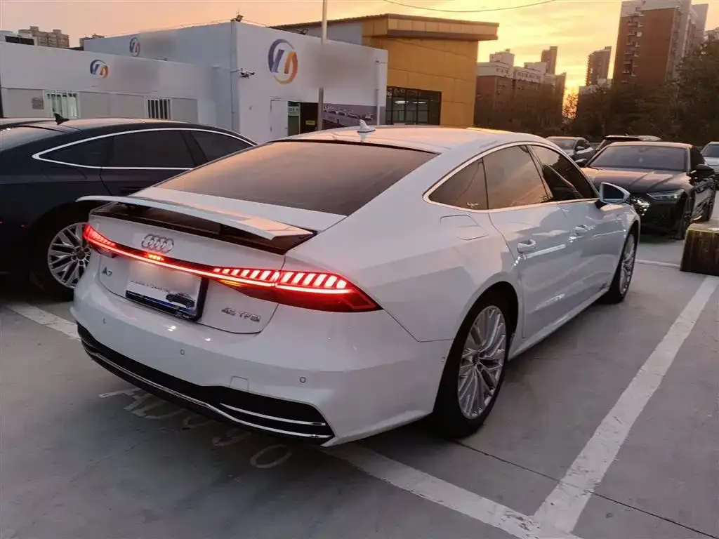 Audi A7 — фото 7