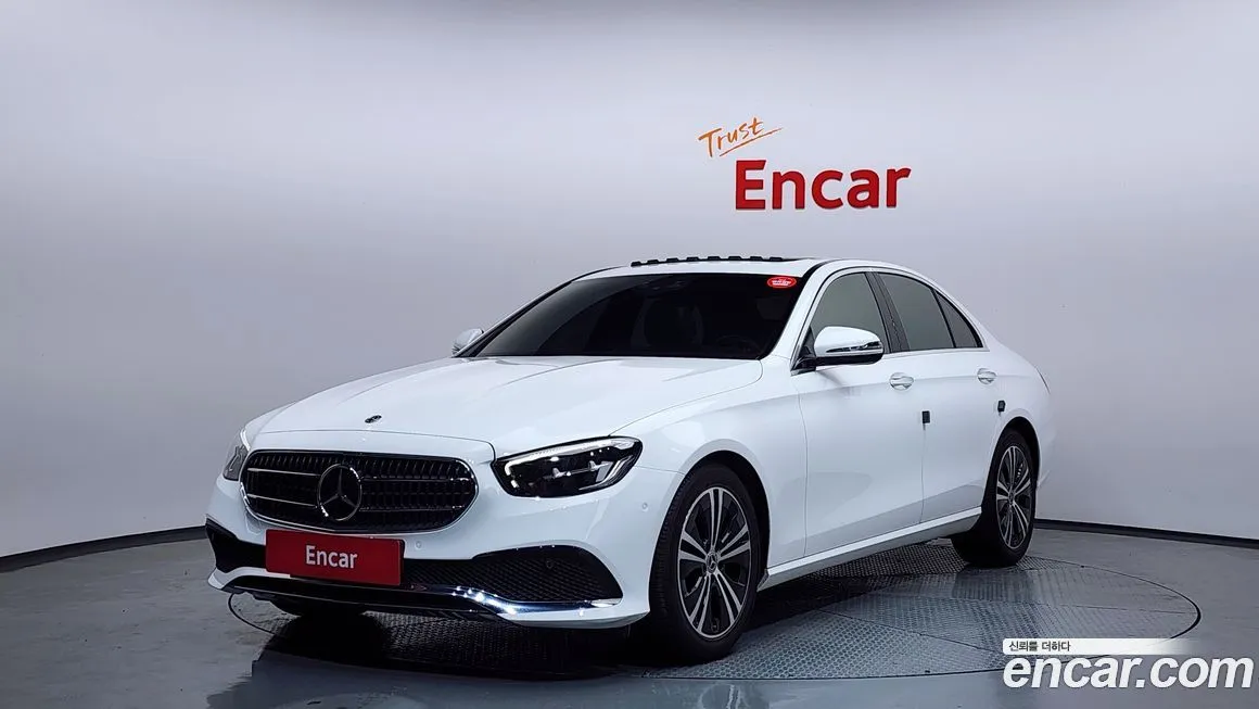 Mercedes-Benz E-Class — фото 1