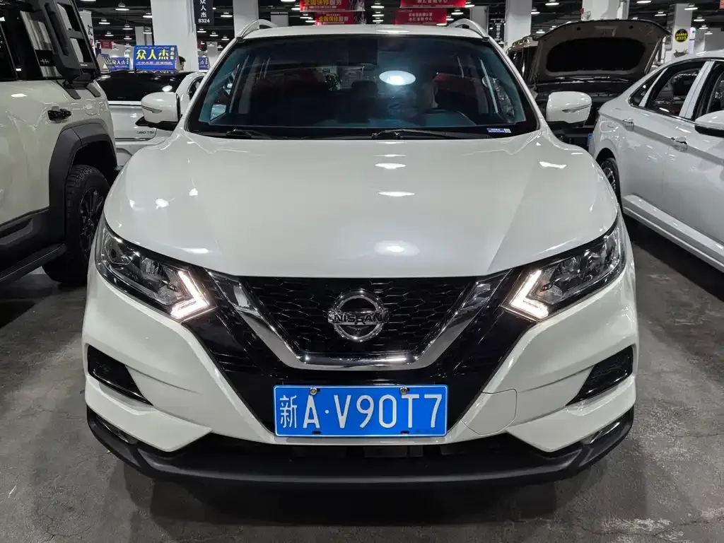 Nissan Qashqai — фото 1