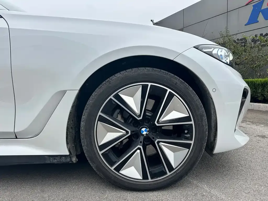 BMW i3 — фото 5