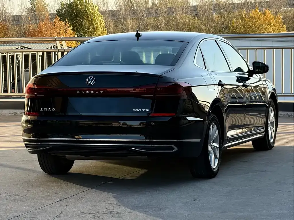 Volkswagen Passat — фото 6