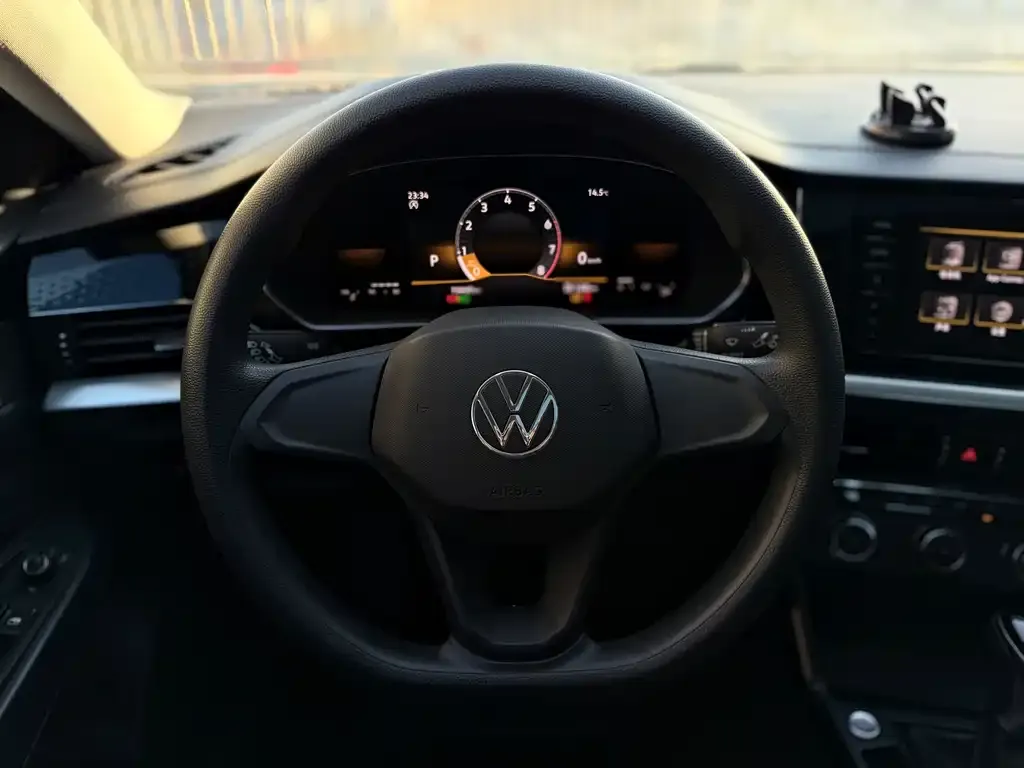 Volkswagen Passat — фото 8
