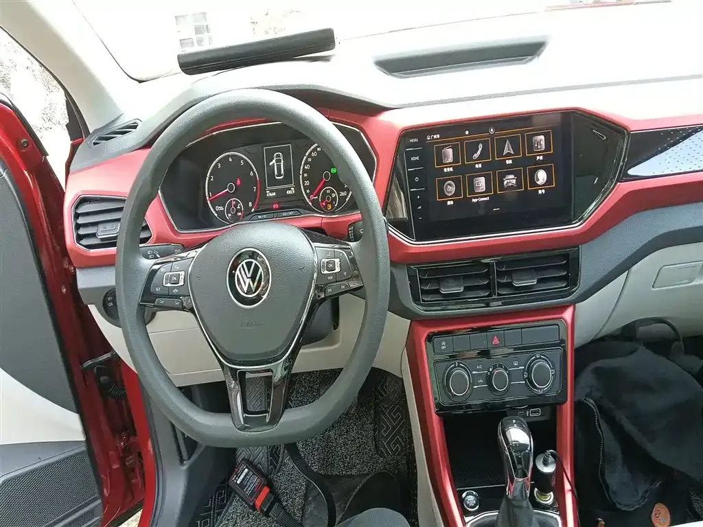 Volkswagen T-Cross — фото 10