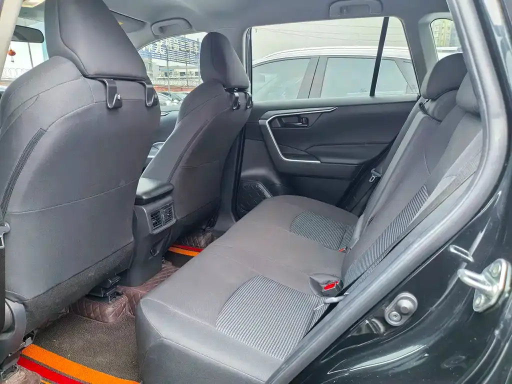 Toyota Wildlander — фото 10