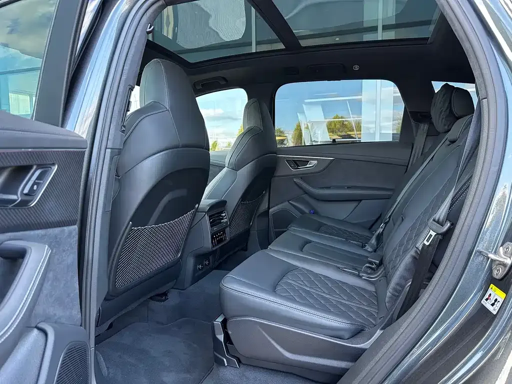 Audi SQ7 — фото 10