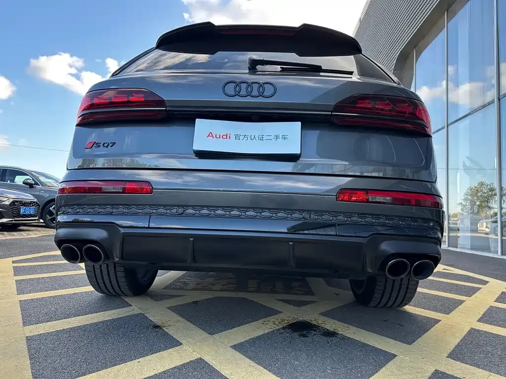 Audi SQ7 — фото 7