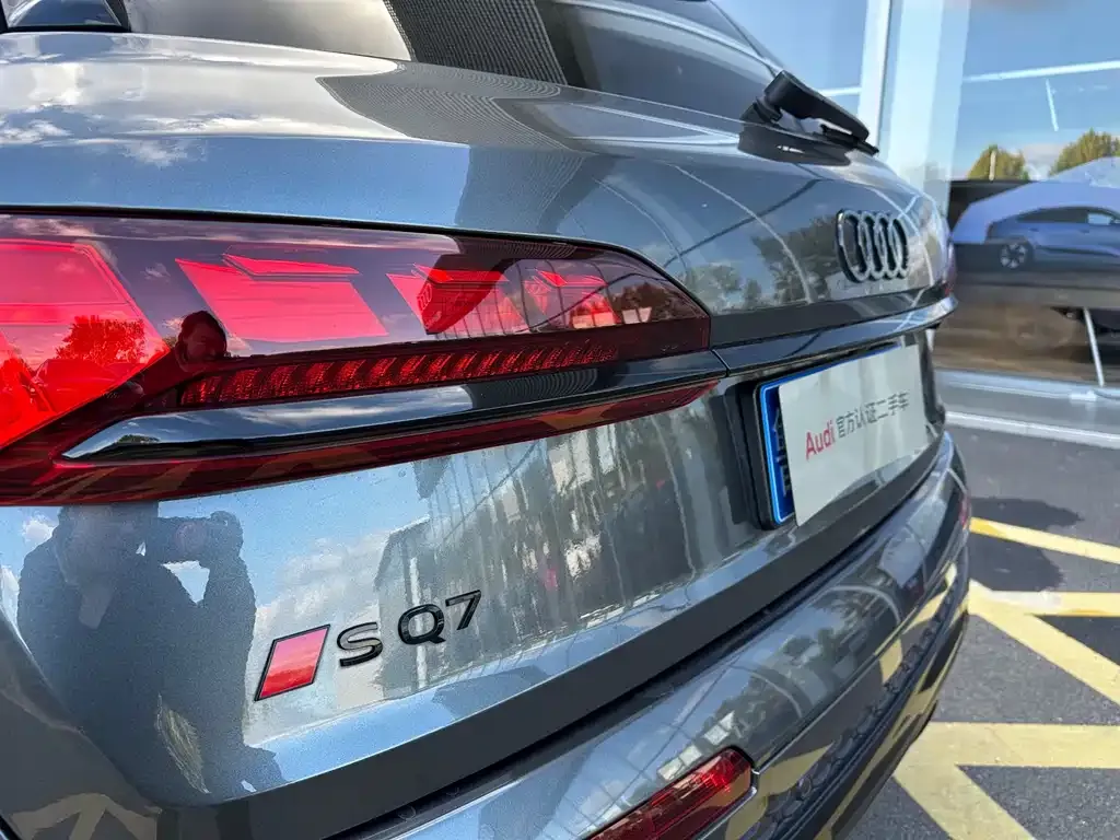 Audi SQ7 — фото 8
