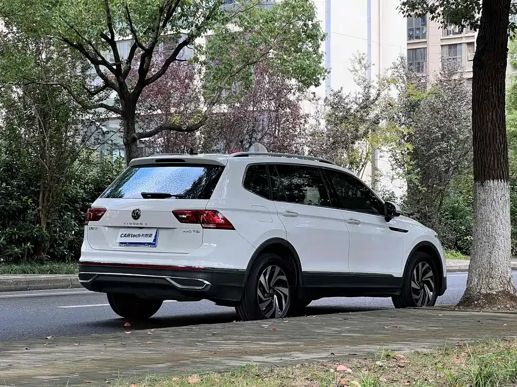 Volkswagen Tiguan L — фото 4