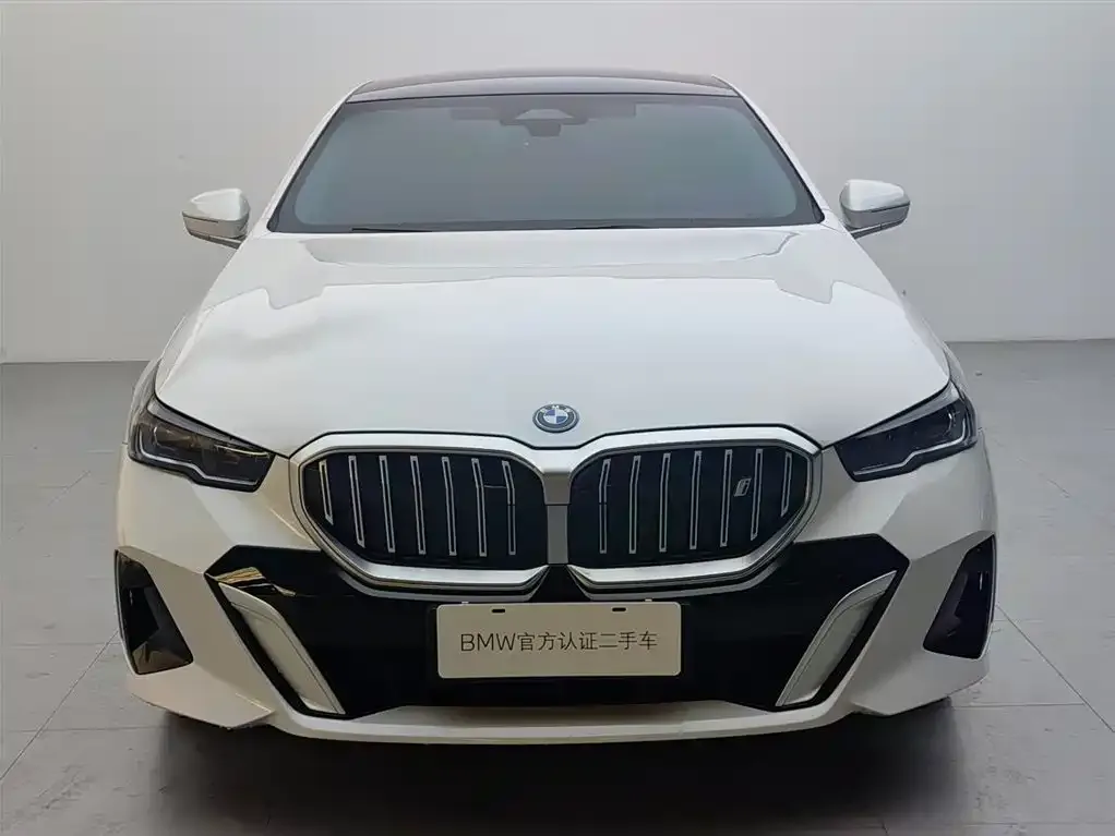 BMW i5 — фото 2