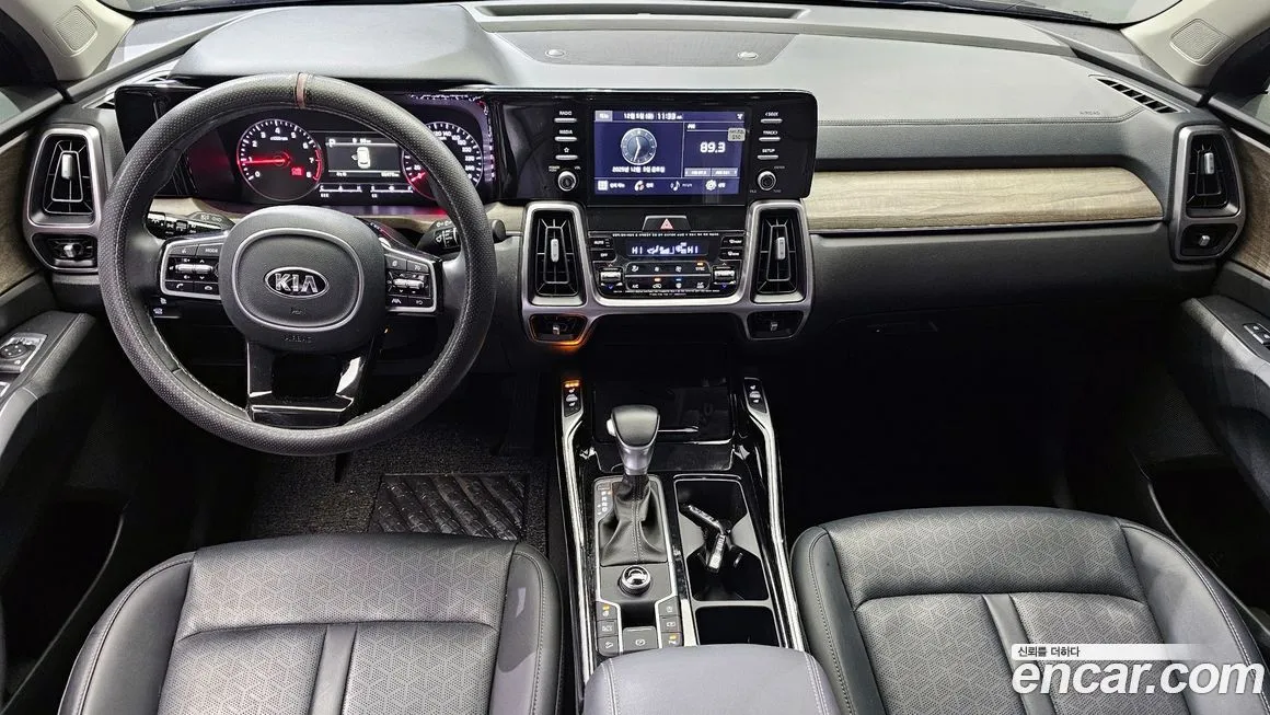 Kia Sorento — фото 7