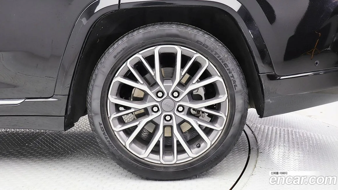 Jeep Cherokee — фото 6