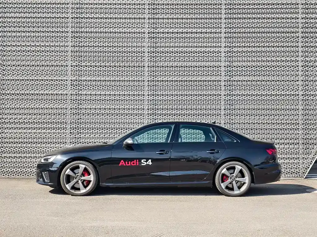 Audi S4 — фото 3