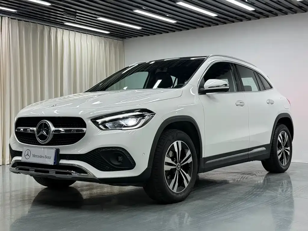 Mercedes-Benz GLA — фото 1