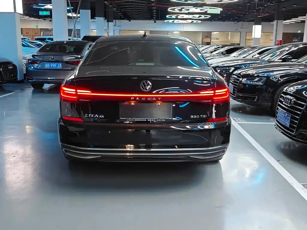 Volkswagen Passat — фото 8
