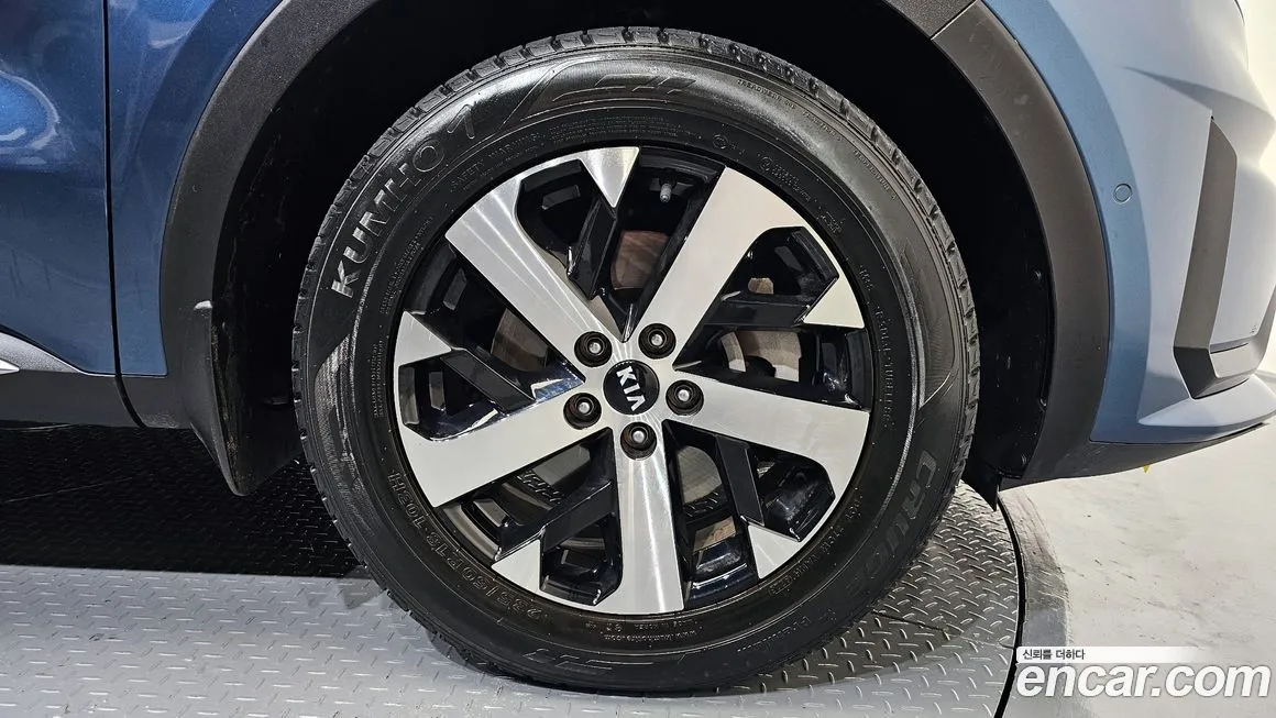 Kia Sorento — фото 5