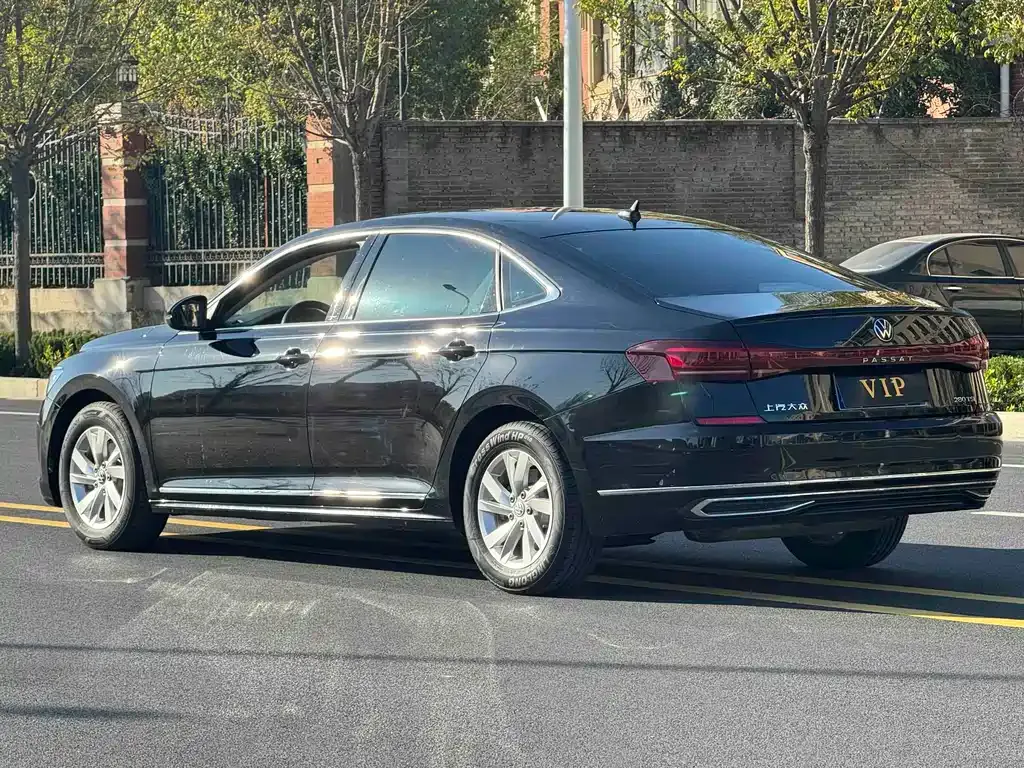Volkswagen Passat — фото 8