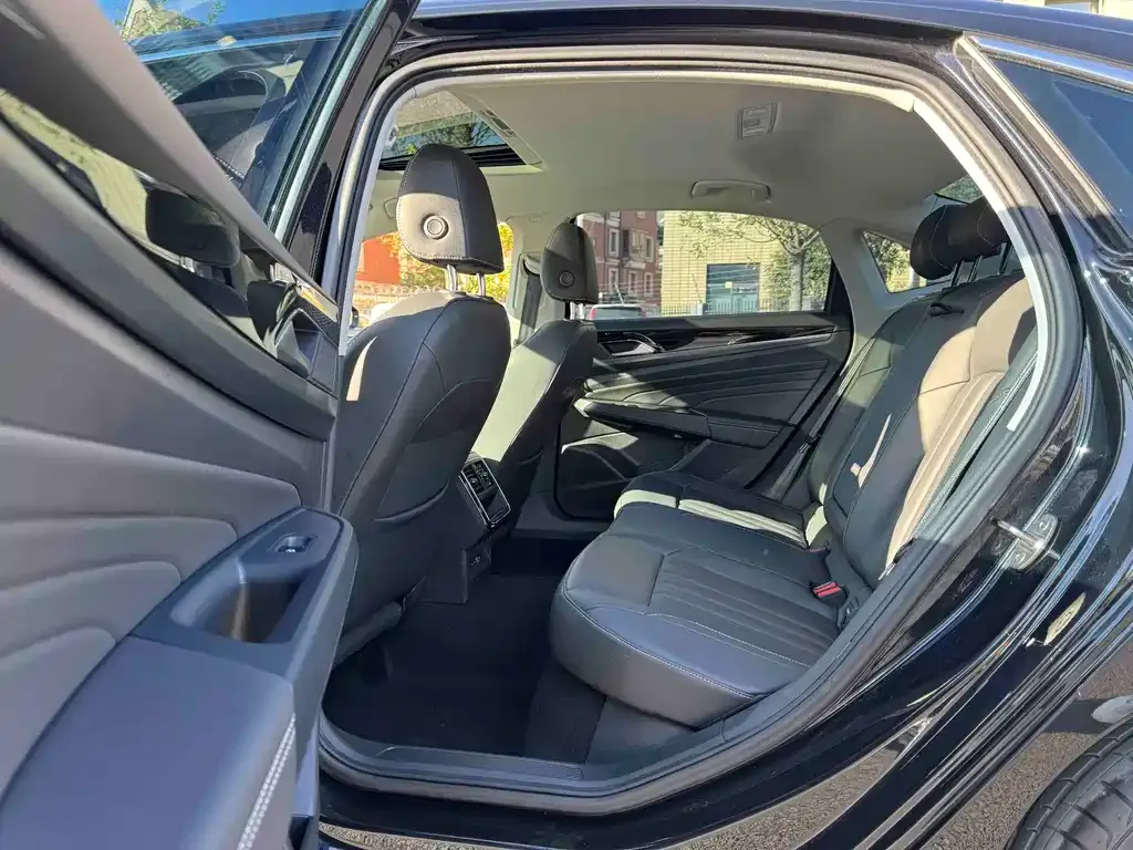 Volkswagen Passat — фото 9