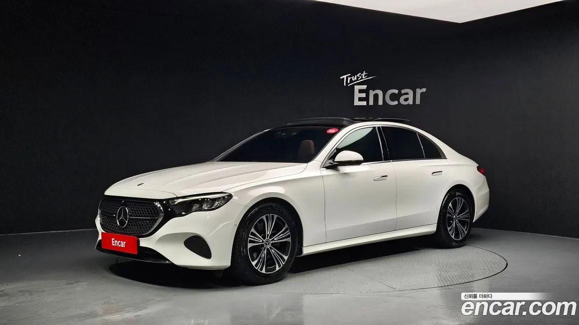 Mercedes-Benz E-Class — фото 1