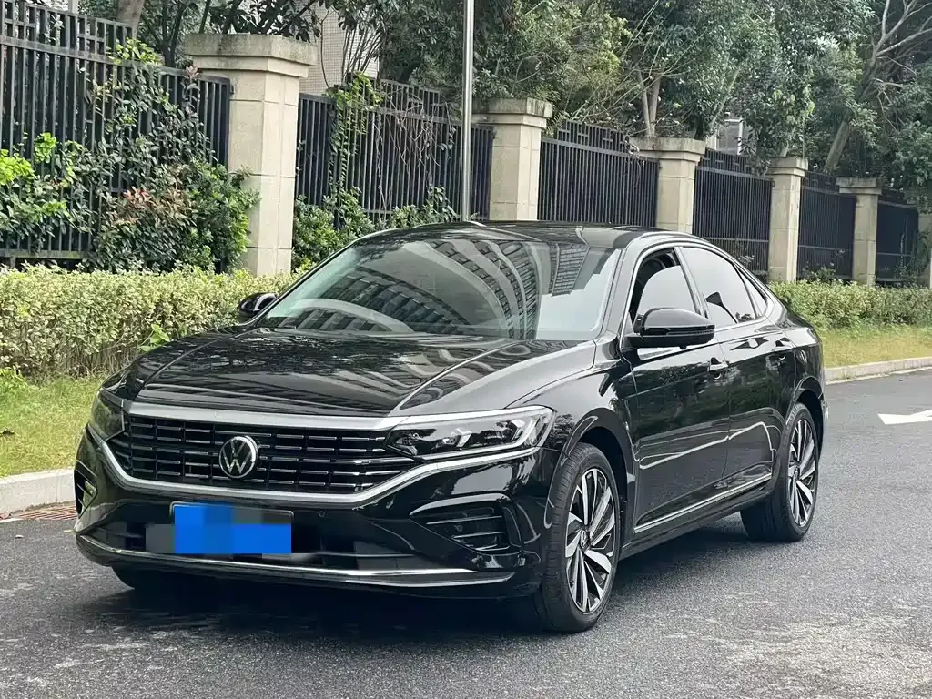 Volkswagen Passat — фото 1