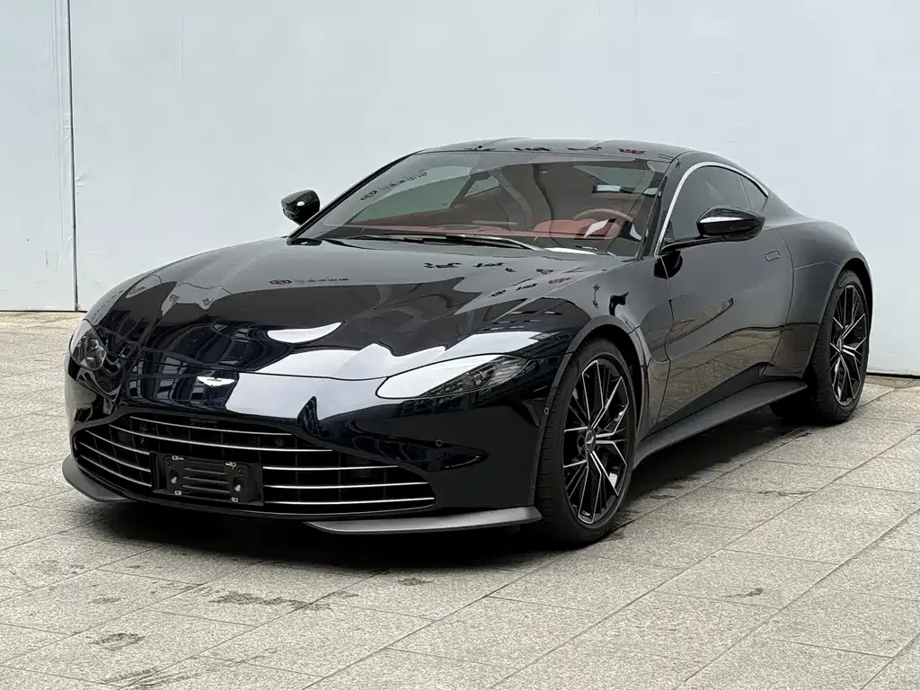 Aston Martin V8 Vantage — фото 1