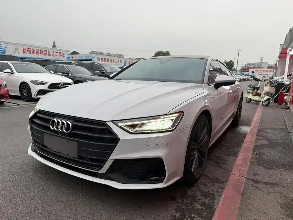 Audi A7 — фото 1
