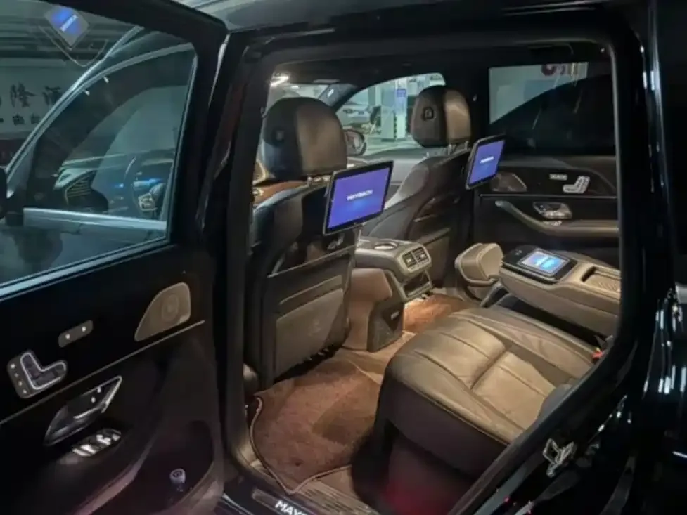 Mercedes-Benz GLS — фото 6