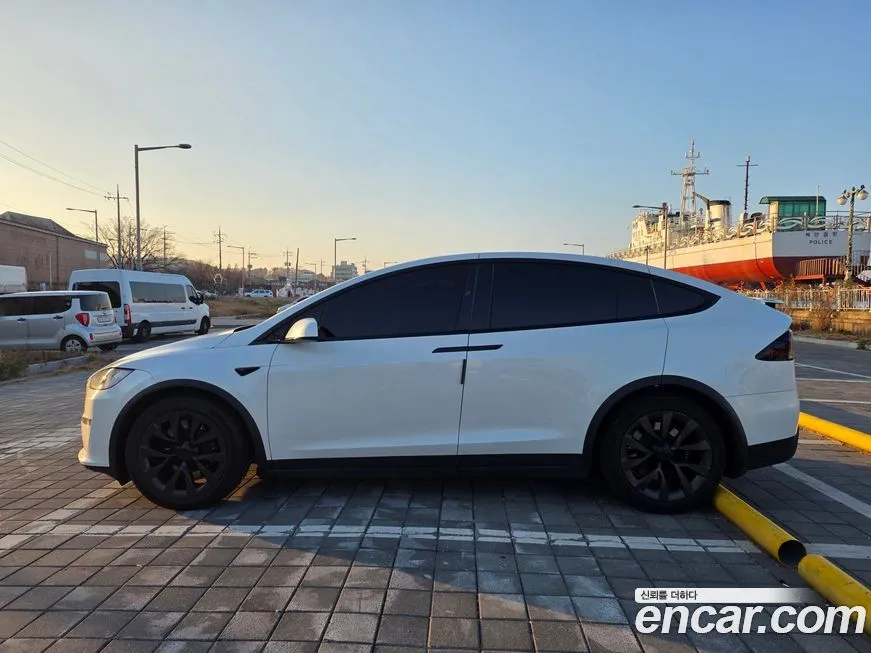 Tesla Model X — фото 2
