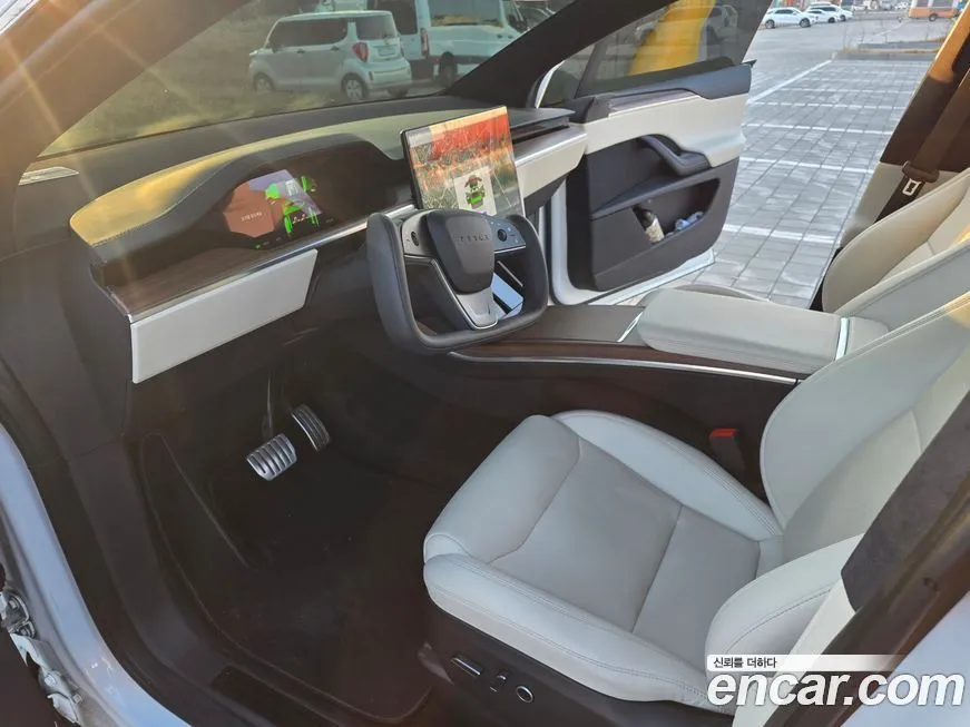 Tesla Model X — фото 3