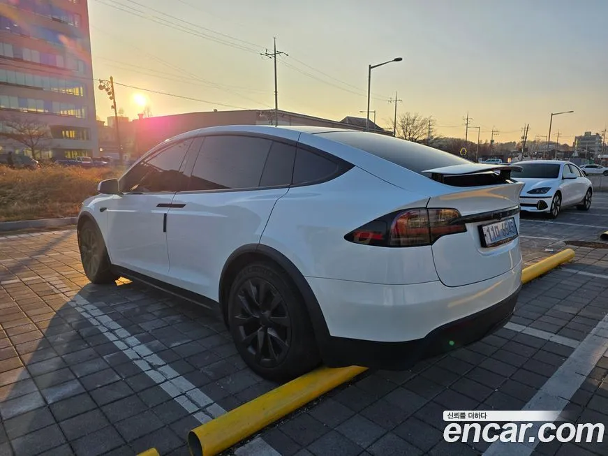 Tesla Model X — фото 5