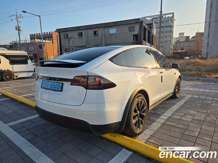 Tesla Model X — фото 7