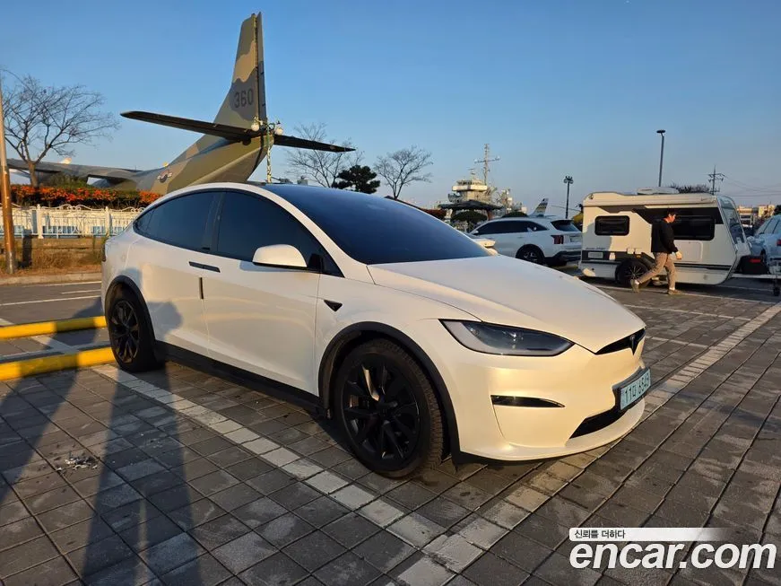 Tesla Model X — фото 9