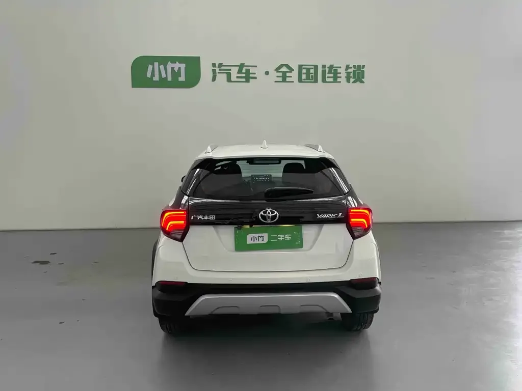 Toyota Yaris L — фото 4