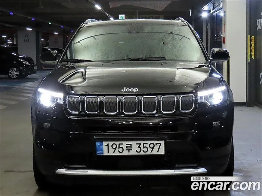 Jeep Compass — фото 1