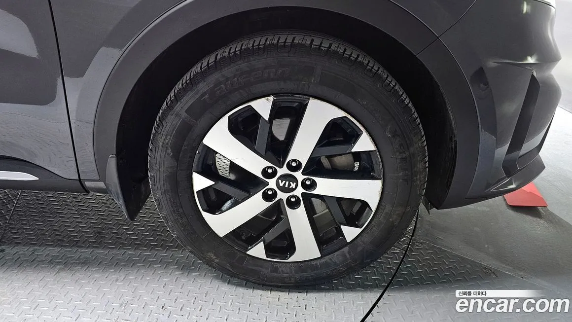 Kia Sorento — фото 5