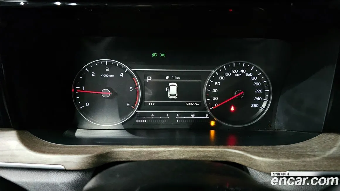 Kia Sorento — фото 8