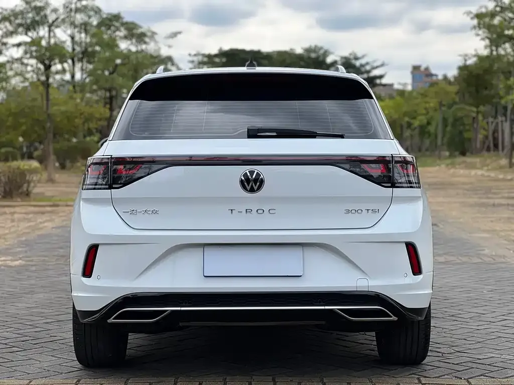 Volkswagen T-Roc — фото 8