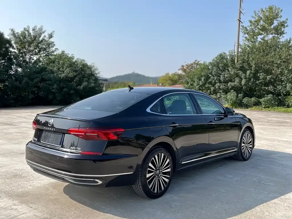 Volkswagen Passat — фото 7