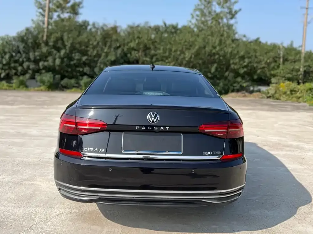 Volkswagen Passat — фото 8