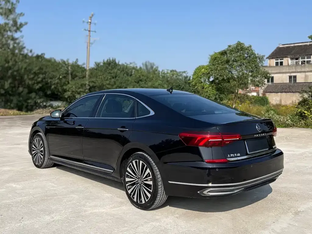 Volkswagen Passat — фото 9