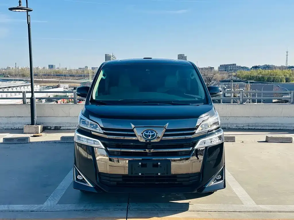 Toyota Vellfire — фото 2