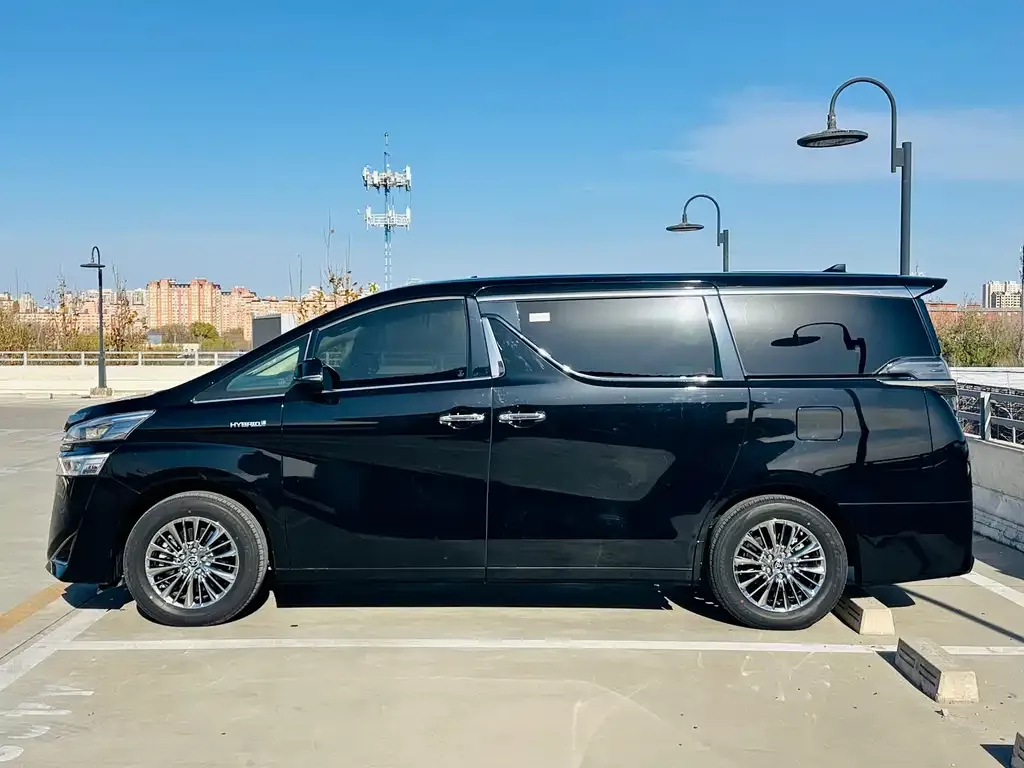Toyota Vellfire — фото 7